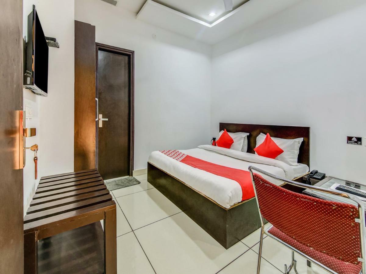 Oyo 27999 Hotel Deep Sirsa Exterior photo